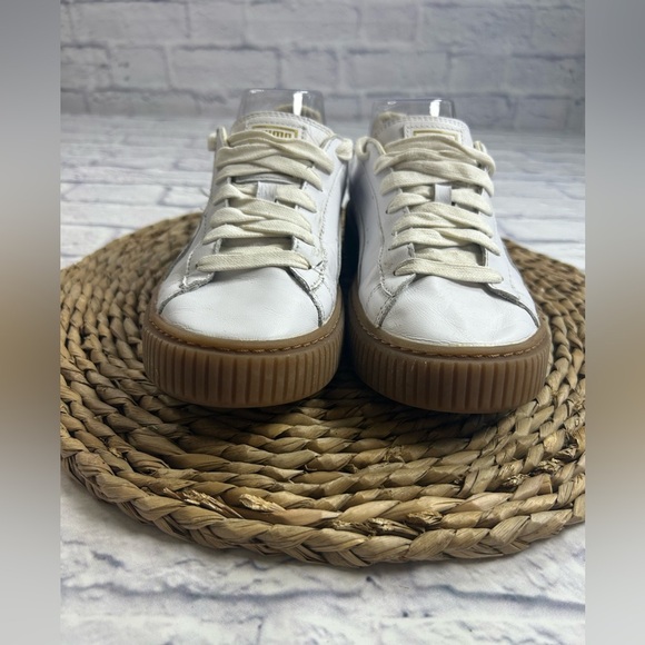 Puma Basket White Leather Fashion Sneakers. - Picture 3 of 9